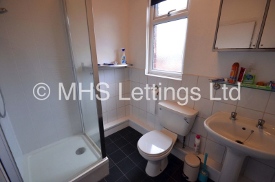 Thumbnail photo of 4 Bedroom Mid Terraced House in 19 Beechwood View, Leeds, LS4 2LP
