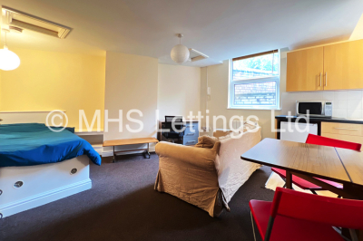 Flat 2b, 30 Hyde Park Terrace, Leeds, LS6 1BJ