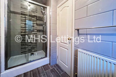 Thumbnail photo of 4 Bedroom Detached House in 1 Kings Approach, Bramley, Leeds, LS13 2DX
