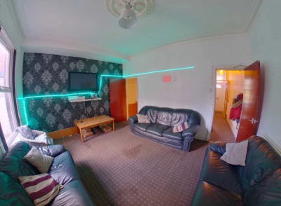Thumbnail photo of 6 Bedroom Mid Terraced House in 76 Queens Road, Leeds, LS6 1HU