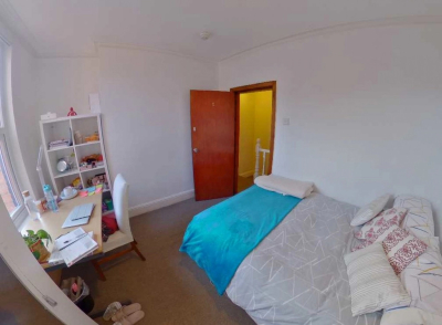 Thumbnail photo of 6 Bedroom Mid Terraced House in 76 Queens Road, Leeds, LS6 1HU