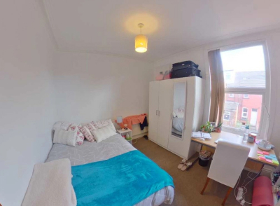 Thumbnail photo of 6 Bedroom Mid Terraced House in 76 Queens Road, Leeds, LS6 1HU