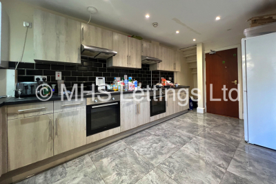 Thumbnail photo of 8 Bedroom Mid Terraced House in 237 Hyde Park Road, Leeds, LS6 1AG
