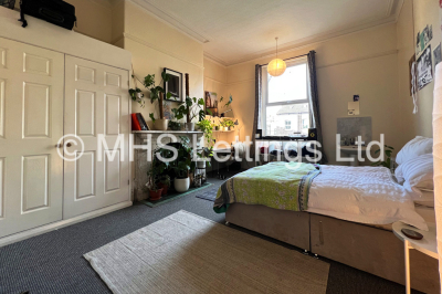 Thumbnail photo of 8 Bedroom Mid Terraced House in 237 Hyde Park Road, Leeds, LS6 1AG