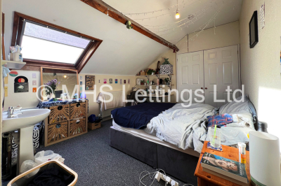 Thumbnail photo of 8 Bedroom Mid Terraced House in 37 Regent Park Terrace, Leeds, LS6 2AX