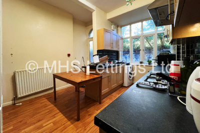 Thumbnail photo of 8 Bedroom Mid Terraced House in 37 Regent Park Terrace, Leeds, LS6 2AX