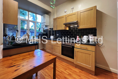 Thumbnail photo of 8 Bedroom Mid Terraced House in 37 Regent Park Terrace, Leeds, LS6 2AX