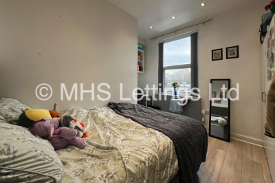 Thumbnail photo of 6 Bedroom Mid Terraced House in 88 Harold Terrace, Leeds, LS6 1LD