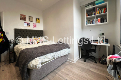 Thumbnail photo of 6 Bedroom Mid Terraced House in 88 Harold Terrace, Leeds, LS6 1LD