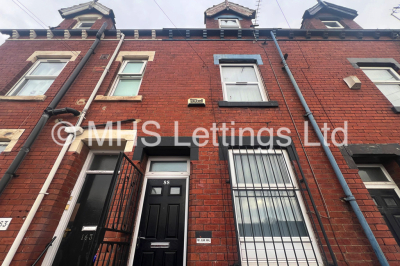 Thumbnail photo of 6 Bedroom Mid Terraced House in 88 Harold Terrace, Leeds, LS6 1LD
