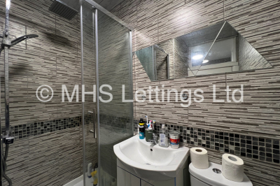 Thumbnail photo of 6 Bedroom Mid Terraced House in 88 Harold Terrace, Leeds, LS6 1LD