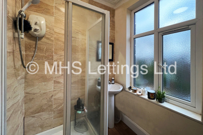 Thumbnail photo of 6 Bedroom Mid Terraced House in 46 Victoria Road, Leeds, LS6 1DL