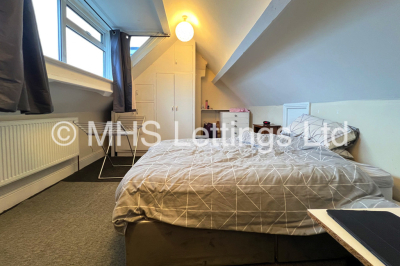 Thumbnail photo of 6 Bedroom Mid Terraced House in 46 Victoria Road, Leeds, LS6 1DL