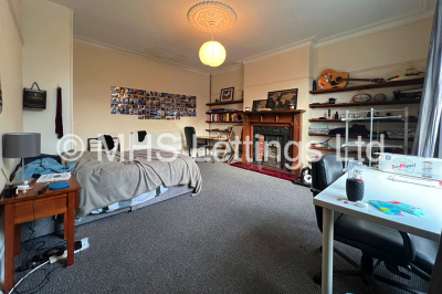Thumbnail photo of 6 Bedroom Mid Terraced House in 46 Victoria Road, Leeds, LS6 1DL