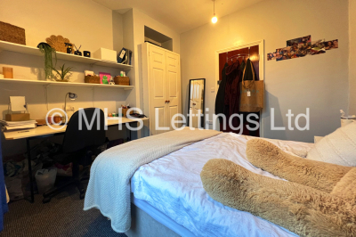 Thumbnail photo of 6 Bedroom Mid Terraced House in 21 Brudenell View, Leeds, LS6 1HG