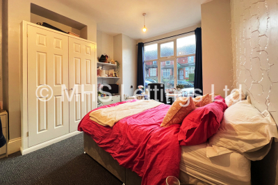 Thumbnail photo of 6 Bedroom Mid Terraced House in 21 Brudenell View, Leeds, LS6 1HG