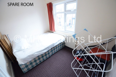 Thumbnail photo of 4 Bedroom Mid Terraced House in 3 Manor Terrace, Leeds, LS6 1BU