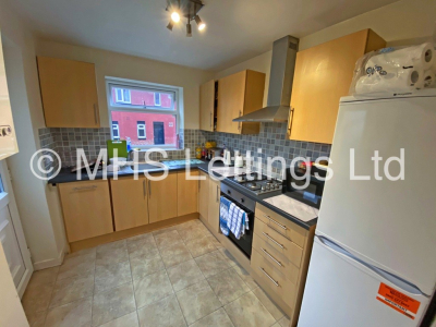 Thumbnail photo of 5 Bedroom Mid Terraced House in 20 Mayville Terrace, Leeds, LS6 1NB