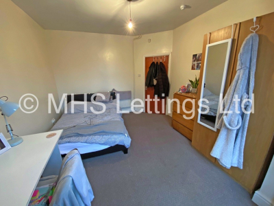 Thumbnail photo of 5 Bedroom Mid Terraced House in 20 Mayville Terrace, Leeds, LS6 1NB