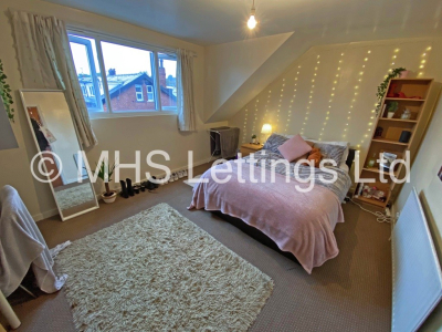 Thumbnail photo of 5 Bedroom Mid Terraced House in 20 Mayville Terrace, Leeds, LS6 1NB