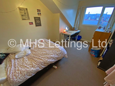 Thumbnail photo of 5 Bedroom Mid Terraced House in 20 Mayville Terrace, Leeds, LS6 1NB