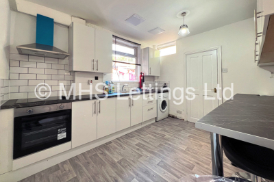 Thumbnail photo of 5 Bedroom Mid Terraced House in 181 Cardigan Road, Leeds, LS6 1QL