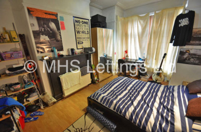 Thumbnail photo of 7 Bedroom Mid Terraced House in 47 Richmond Avenue, Leeds, LS6 1DB