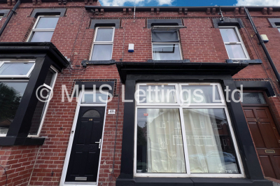 Thumbnail photo of 7 Bedroom Mid Terraced House in 49 Richmond Avenue, Leeds, LS6 1DB
