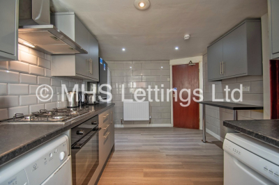 Thumbnail photo of 7 Bedroom Mid Terraced House in 49 Richmond Avenue, Leeds, LS6 1DB