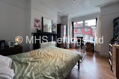 Thumbnail photo of 7 Bedroom Mid Terraced House in 49 Richmond Avenue, Leeds, LS6 1DB
