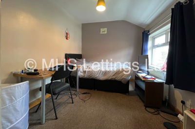 Thumbnail photo of 5 Bedroom Detached House in 17 Walmsley Road, Leeds, LS6 1NG