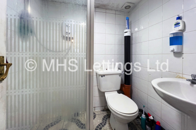 Thumbnail photo of 5 Bedroom Mid Terraced House in 26 Mayville Avenue, Leeds, LS6 1NQ