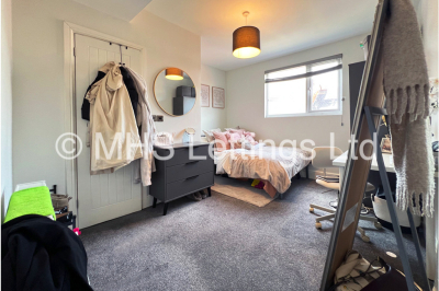 Thumbnail photo of 6 Bedroom Mid Terraced House in 16 Burchett Terrace, Leeds, LS6 2LR