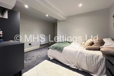 Thumbnail photo of 6 Bedroom Mid Terraced House in 16 Burchett Terrace, Leeds, LS6 2LR