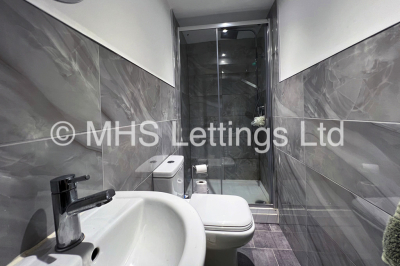 Thumbnail photo of 6 Bedroom Mid Terraced House in 16 Burchett Terrace, Leeds, LS6 2LR