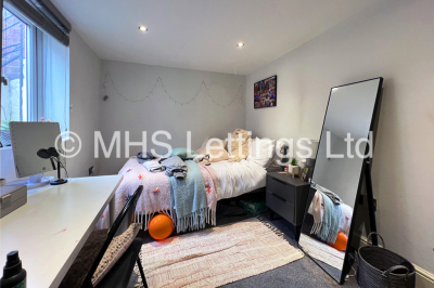 Thumbnail photo of 6 Bedroom Mid Terraced House in 16 Burchett Terrace, Leeds, LS6 2LR
