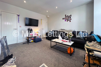 Thumbnail photo of 6 Bedroom Mid Terraced House in 16 Burchett Terrace, Leeds, LS6 2LR
