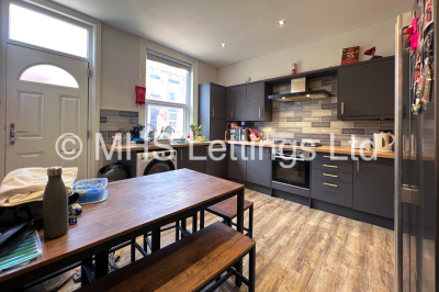 Thumbnail photo of 6 Bedroom Mid Terraced House in 16 Burchett Terrace, Leeds, LS6 2LR