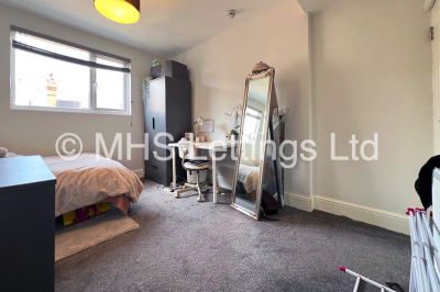 Thumbnail photo of 6 Bedroom Mid Terraced House in 16 Burchett Terrace, Leeds, LS6 2LR
