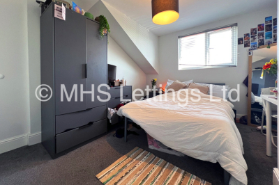 Thumbnail photo of 6 Bedroom Mid Terraced House in 16 Burchett Terrace, Leeds, LS6 2LR