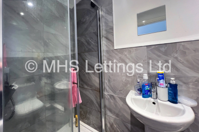 Thumbnail photo of 6 Bedroom Mid Terraced House in 16 Burchett Terrace, Leeds, LS6 2LR