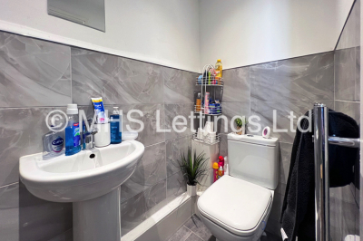 Thumbnail photo of 6 Bedroom Mid Terraced House in 16 Burchett Terrace, Leeds, LS6 2LR