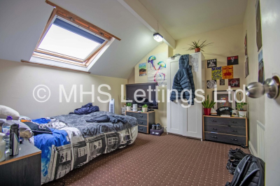 Thumbnail photo of 5 Bedroom Mid Terraced House in 27 Estcourt Avenue, Leeds, LS6 3ES