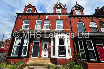 Thumbnail photo of 1 Bedroom Shared House in Double Room, 34 Hessle Mount, Leeds, LS6 1EP