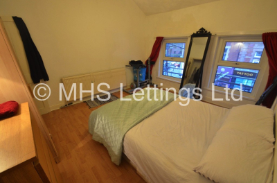 Thumbnail photo of 2 Bedroom Apartment in 15 Hyde Park Corner, Leeds, LS6 1AF