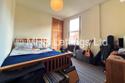 Thumbnail photo of 5 Bedroom Mid Terraced House in 30 Bennett Road, Leeds, LS6 3HN