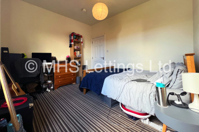 Thumbnail photo of 5 Bedroom Mid Terraced House in 30 Bennett Road, Leeds, LS6 3HN