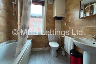 Thumbnail photo of 1 Bedroom Mid Terraced House in 43 Recreation View, Leeds, LS11 0AP
