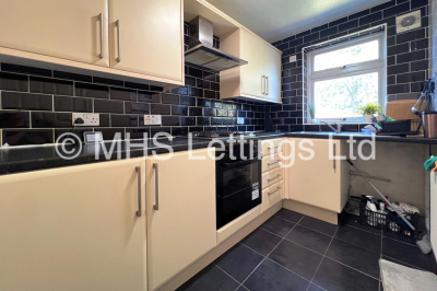 Thumbnail photo of 2 Bedroom Mid Terraced House in 15 Dulverton Green, Beeston, LS11 0HX