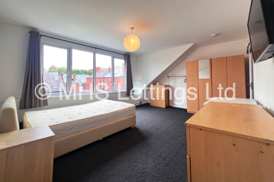 Thumbnail photo of 6 Bedroom Mid Terraced House in 5 Norwood Terrace, Leeds, LS6 1EA